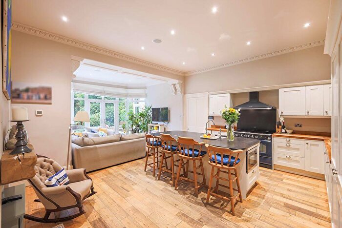 3 Bedroom Flat For Sale In Causey House, Elmfield Road, Gosforth, Newcastle Upon Tyne, NE3