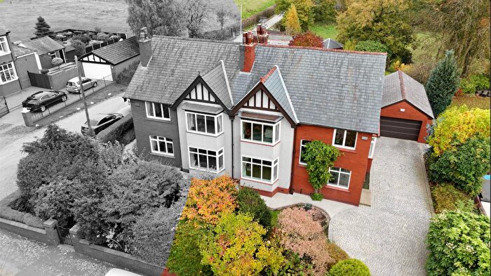 4 Bedroom Semi-Detached House For Sale In Starling Road, Radcliffe, Manchester, M26