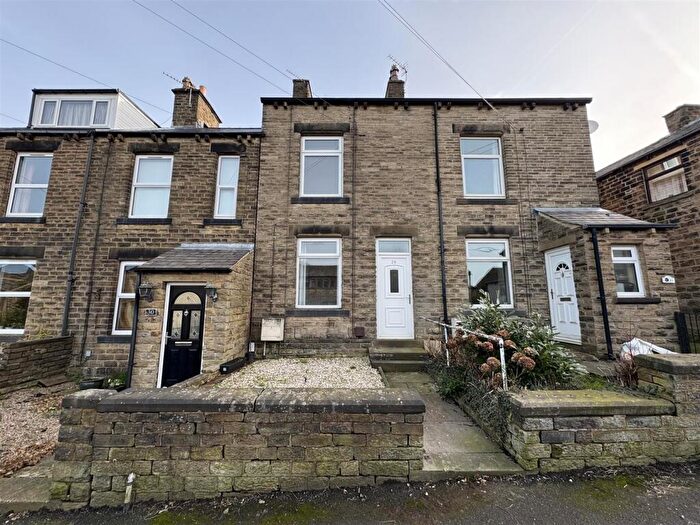 2 Bedroom Terraced House For Sale In Station Road, Skelmanthorpe, Huddersfield, HD8