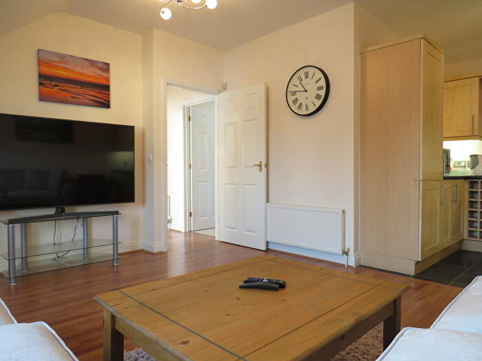 2 Bedroom Apartment To Rent In Southville, Myrtle Court, BS3