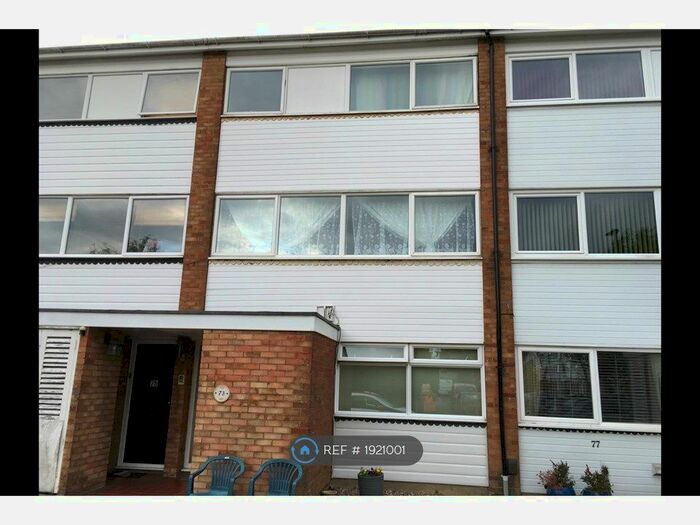 3 Bedroom Maisonette To Rent In Woodcote Drive, Orpington, BR6