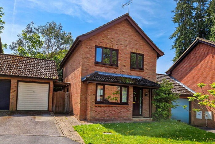 3 Bedroom Detached House For Sale In Beech Road, Alresford, SO24