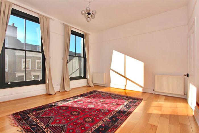 2 Bedroom Flat To Rent In Milton Grove, London, N16