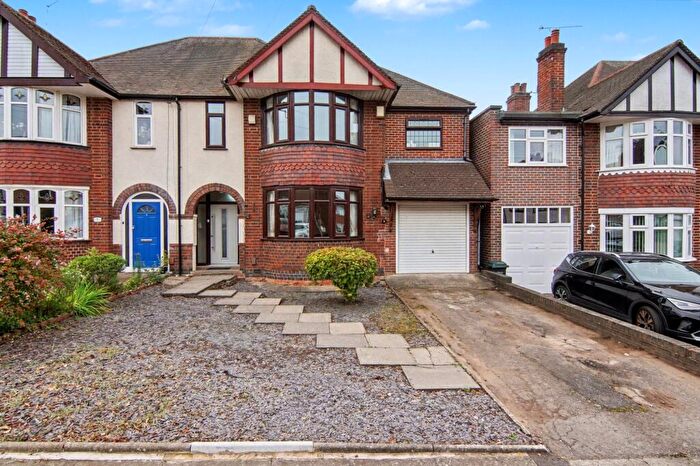 5 Bedroom Semi-Detached House For Sale In Stareton Close, Coventry, CV4