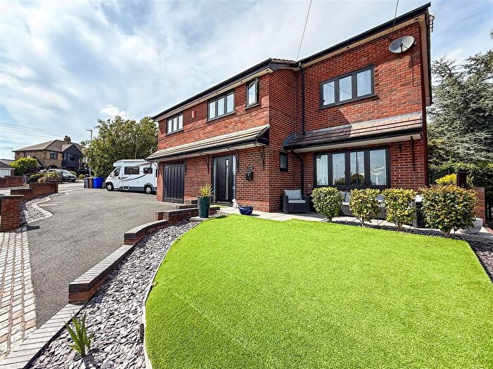 4 Bedroom Detached House For Sale In Heakley Avenue, Norton, ST6