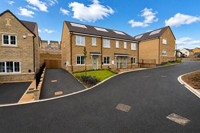 2 Bedroom End Of Terrace House For Sale In Lindley Moor Avenue, Skipton, BD23