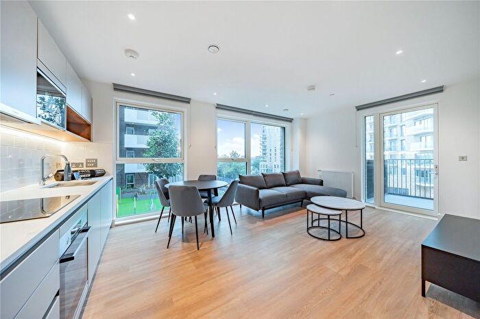 2 Bedroom Flat To Rent In Henley Cross, London, SE3