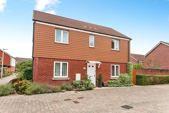 4 Bedroom Detached House For Sale In Hood Drive, Exeter, EX2