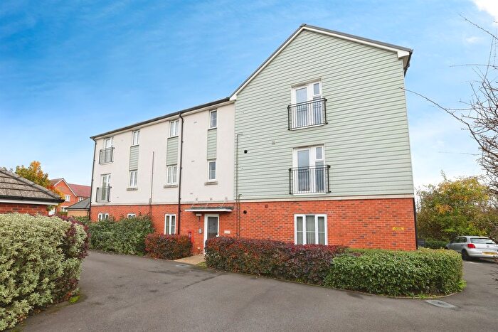 2 Bedroom Flat For Sale In Quicksilver Crescent, Andover, SP11