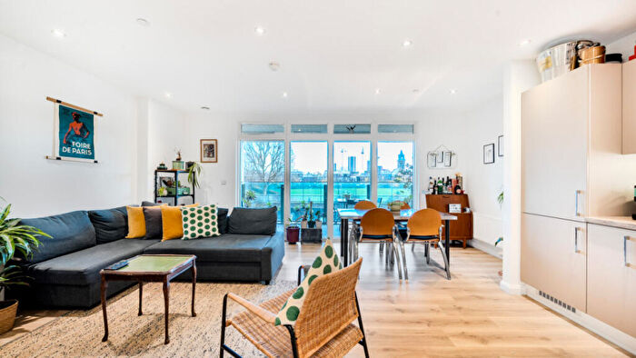 2 Bedroom Flat For Sale In Chorley Court, Madeira Street, London, E14