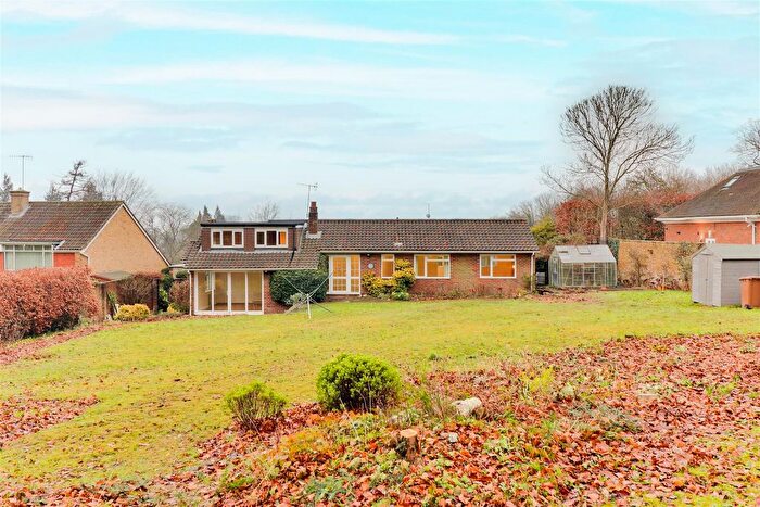 4 Bedroom Detached House To Rent In Levylsdene, Guildford, GU1