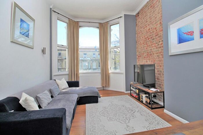 2 Bedroom Apartment For Sale In Tisbury Road, Hove, BN3