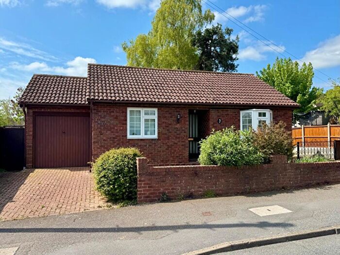 2 Bedroom Detached Bungalow For Sale In Essex Road, Maldon, CM9