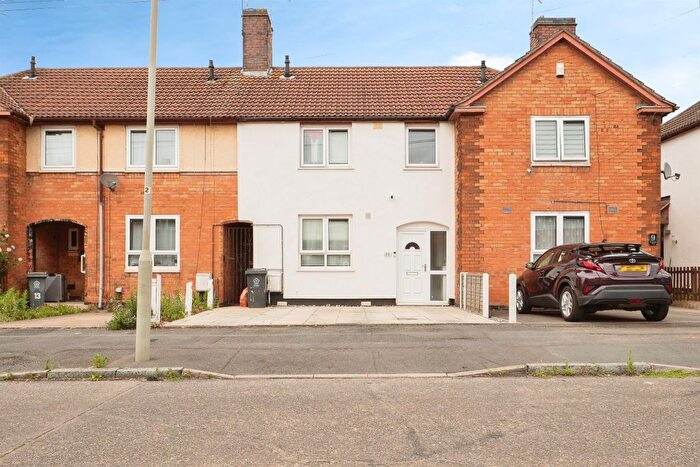 3 Bedroom Terraced House For Sale In Dunholme Road, Leicester, LE4