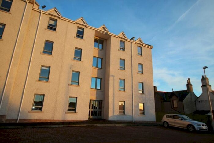 2 Bedroom Flat To Rent In Sharpe Place, Montrose, Angus, DD10