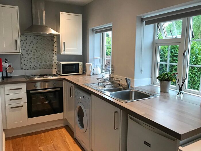 Studio To Rent In Spring Lane, Farnham Royal, SL2