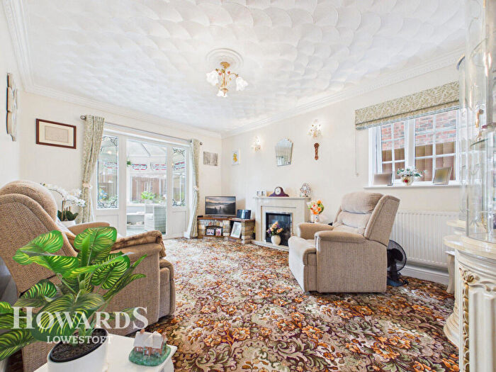 3 Bedroom Detached Bungalow For Sale In Park Meadows, Lowestoft, NR32