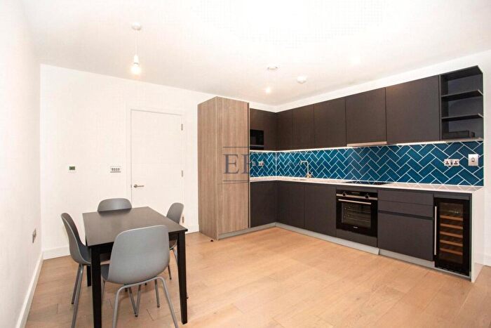 3 Bedroom Apartment To Rent In Rosewood Building, Shoreditch Exchange, Gorsuch Place, Hoxton, E2