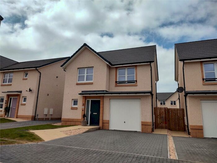 3 Bedroom Detached House To Rent In Shiel Hall Loan, Edinburgh, EH24