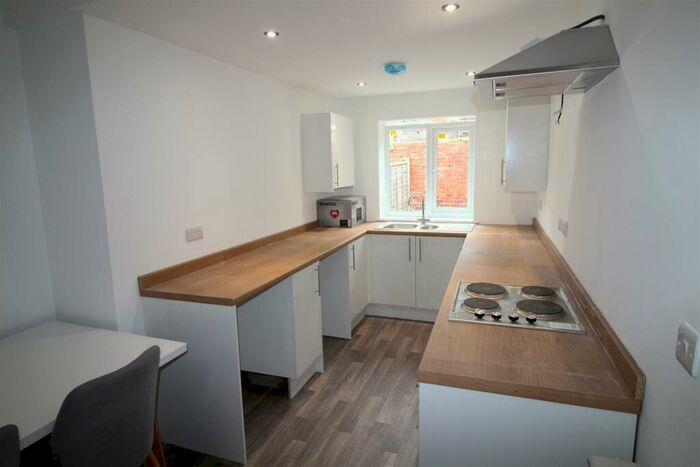 6 Bedroom Terraced House To Rent In Heidelberg Road, PO4