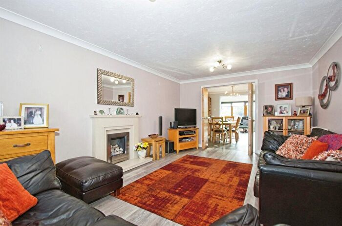 4 Bedroom Detached House For Sale In Bryn Melys, Bridgend, CF31