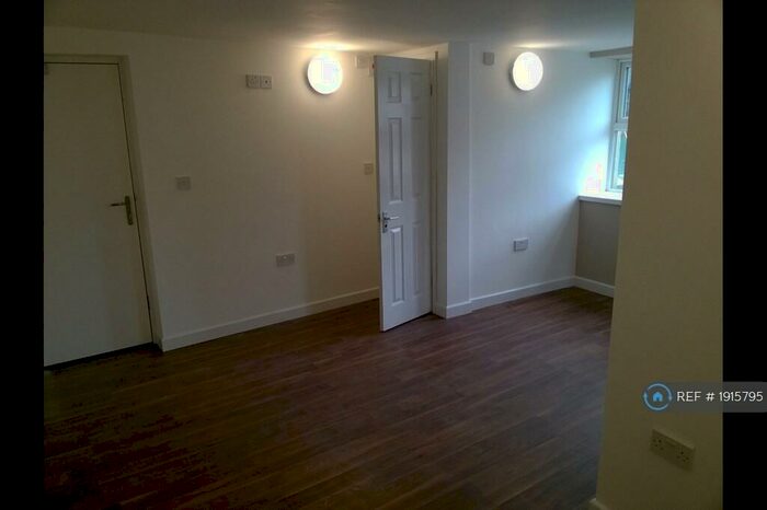 Studio To Rent In Wilkinson Fold, Wyke, Bradford, BD12