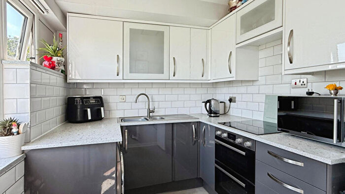 2 Bedroom Flat For Sale In Fox House, Allison Road, Brislington, Bristol, BS4