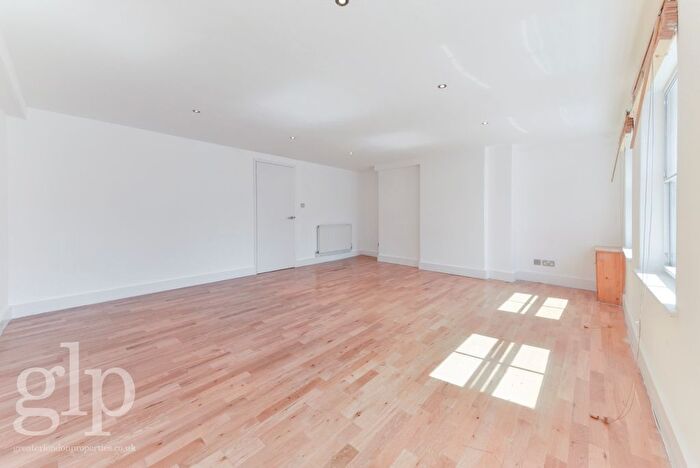 2 Bedroom Flat To Rent In Berwick Street, London, W1F