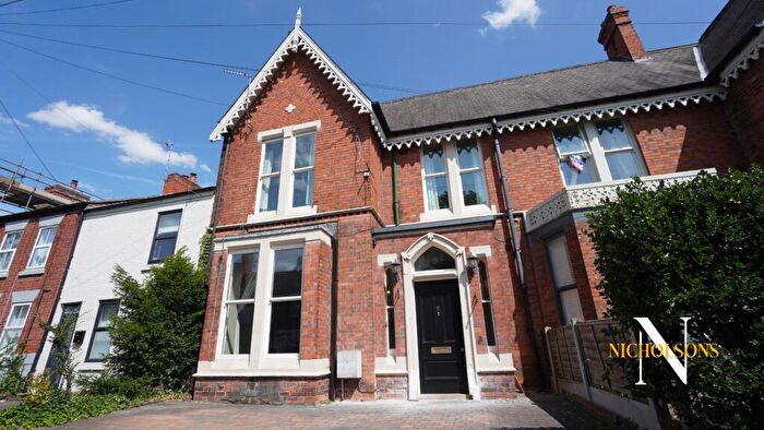 3 Bedroom Semi-Detached House To Rent In A Grand Victorian Home Available Now On Queen Street, DN22