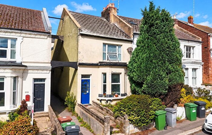 2 Bedroom End Of Terrace House For Sale In Saxon Road, Hastings, TN35