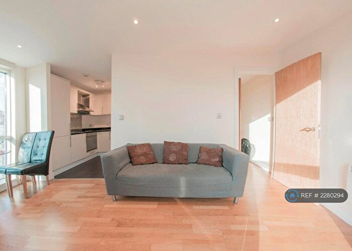 1 Bedroom Flat To Rent In Wharfside Point South, London, E14