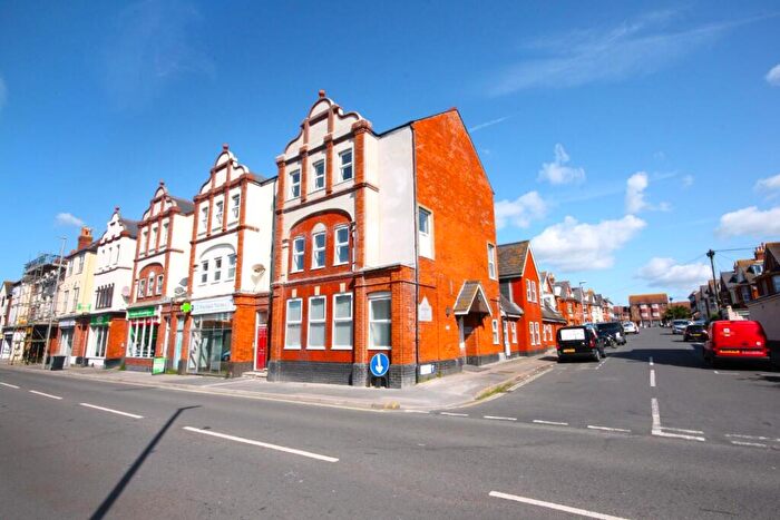 3 Bedroom Apartment To Rent In Abbotsbury Road, Weymouth, DT4