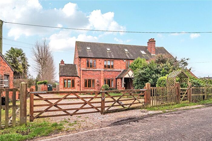 4 Bedroom Semi-Detached House For Sale In Shirrall Drive, Drayton Bassett, Tamworth, Staffordshire, B78