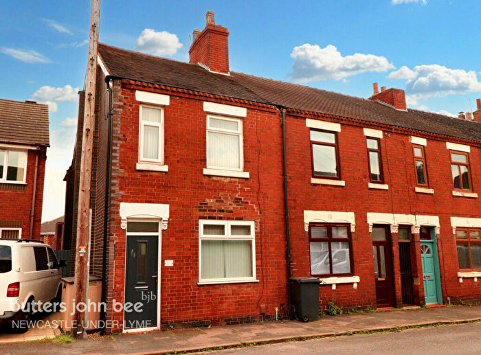 3 Bedroom End Of Terrace House For Sale In Oxford Road, Newcastle, ST5