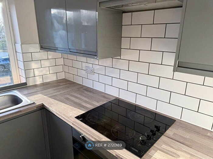 1 Bedroom Flat To Rent In Dean Row Road, Wilmslow, SK9