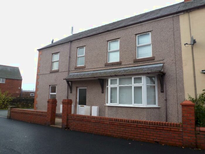 1 Bedroom Flat To Rent In Hall Street, Rhosllanerchrugog, LL14