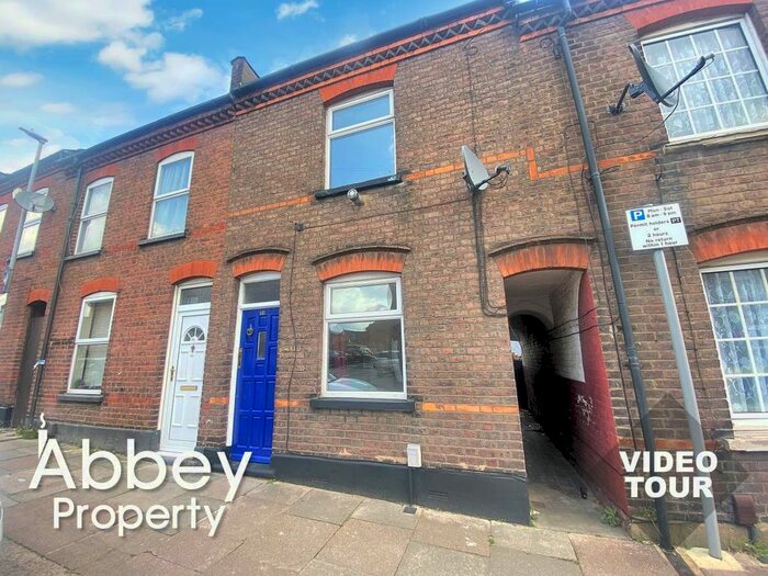 3 Bedroom Terraced House To Rent In New Town Street, Luton, LU1