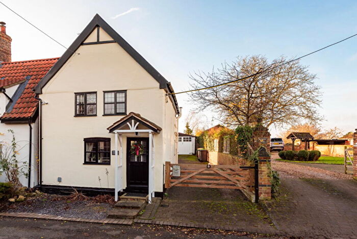 2 Bedroom Detached House For Sale In High Street, Lower Dean, Bedfordshire, PE28