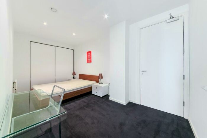 1 Bedroom Flat For Sale In Baltimore Wharf, Canary Wharf, London, E14