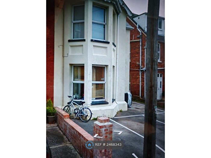 2 Bedroom Flat To Rent In Holland Road, Weymouth, DT4