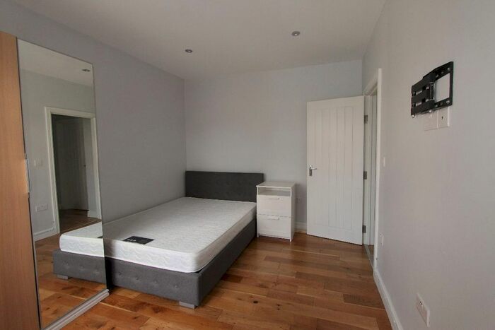 Studio To Rent In King Edwards Road, London, N9