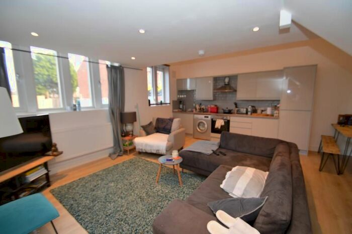 2 Bedroom Flat To Rent In Hazelwell Street, Stirchley, Birmingham B30
