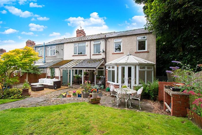 4 Bedroom Semi-Detached House For Sale In Longlands Villas, Ambergate, Belper, DE56