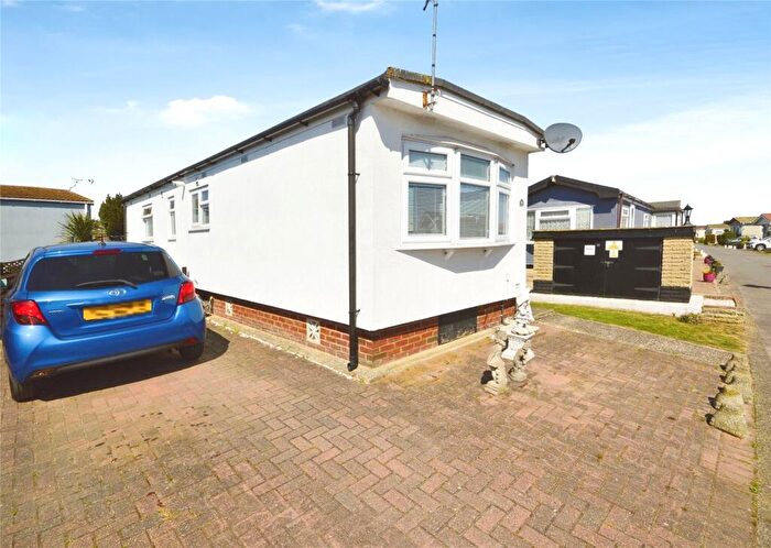 1 Bedroom Detached House For Sale In Kingsmead Park, Allhallows, Rochester, Kent, ME3