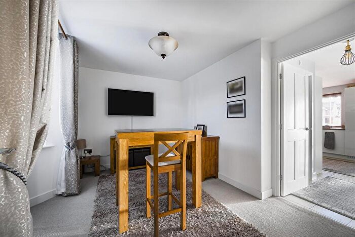 4 Bedroom Detached House For Sale In Gandy Way, Devizes, SN10