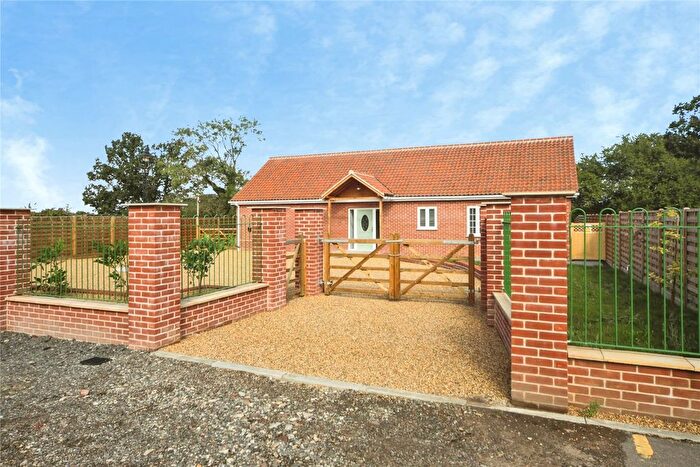 3 Bedroom Bungalow For Sale In Bury Road, Hepworth, IP22