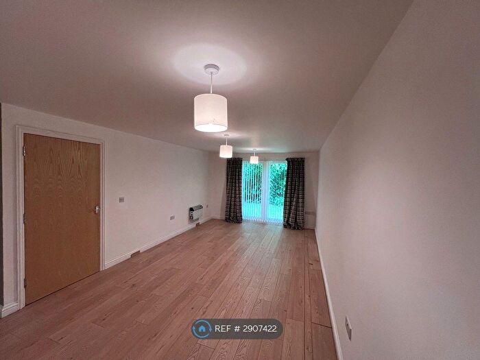 2 Bedroom Flat To Rent In Daneholme Close, Daventry, NN11