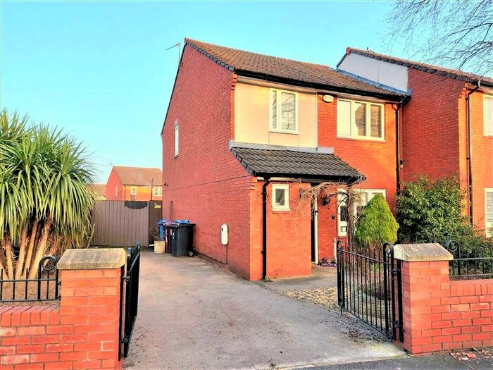 3 Bedroom Semi-Detached House To Rent In Arncliffe Road, Hunts Cross, Liverpool, L25