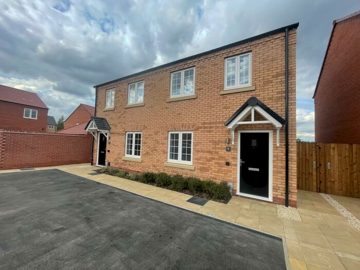 3 Bedroom House To Rent In Bearings Close, Duston, Northampton, NN5