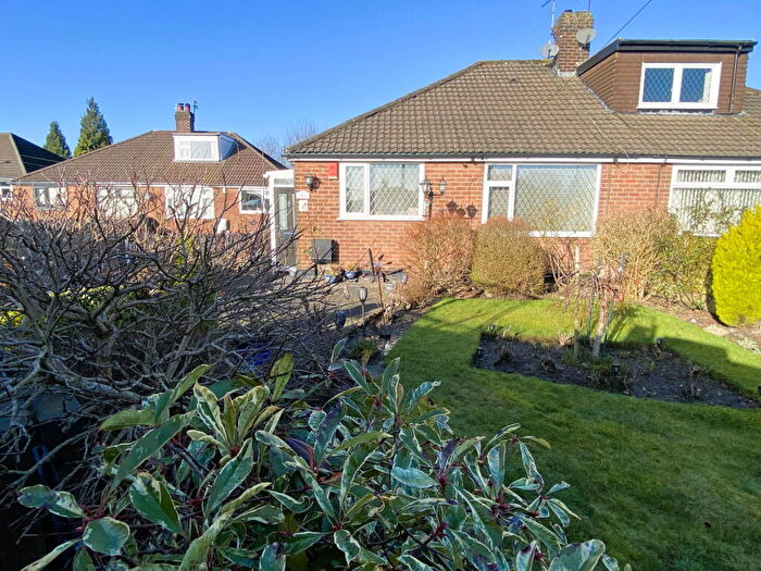 2 Bedroom Semi-Detached Bungalow For Sale In Teasedale Close, Chadderton, OL9